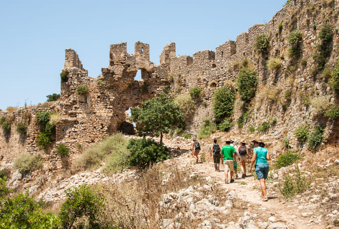 Hiking around Navarino Bay 2