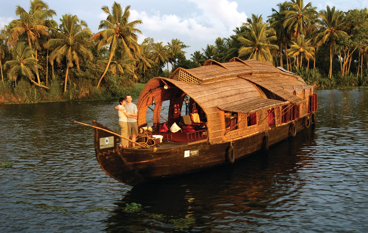 Kerala Tea Estate, Backwater & Marari Beach Tour