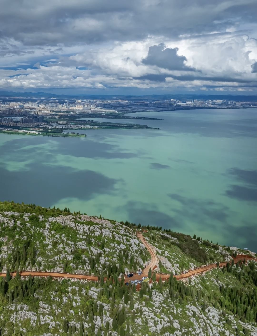 Dianchi LAKE and Clound