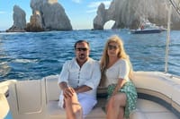 Cabo Yacht Cruise to Lovers Beach with 2 Hours of Beach Time 6