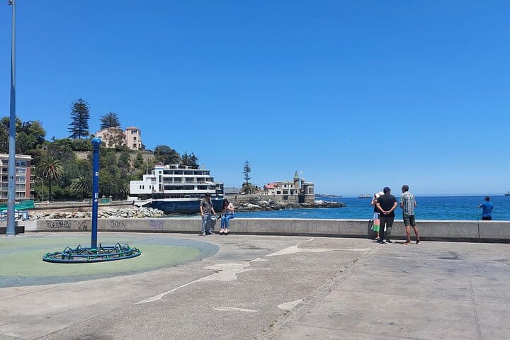 Tour Valparaiso Viña del Mar Reñaca Beach from Santiago.