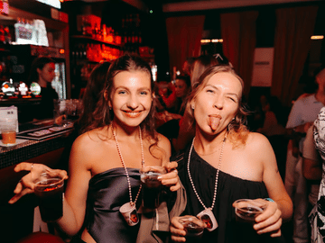 Barcelona Pub Crawl with 1 Hour Open Bar & VIP Club Entry