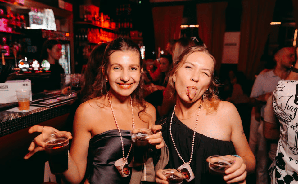 Barcelona Pub Crawl with 1 Hour Open Bar & VIP Club Entry