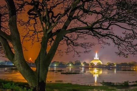 Aukana and Anuradhapura Cultural Heritage Tour from Colombo