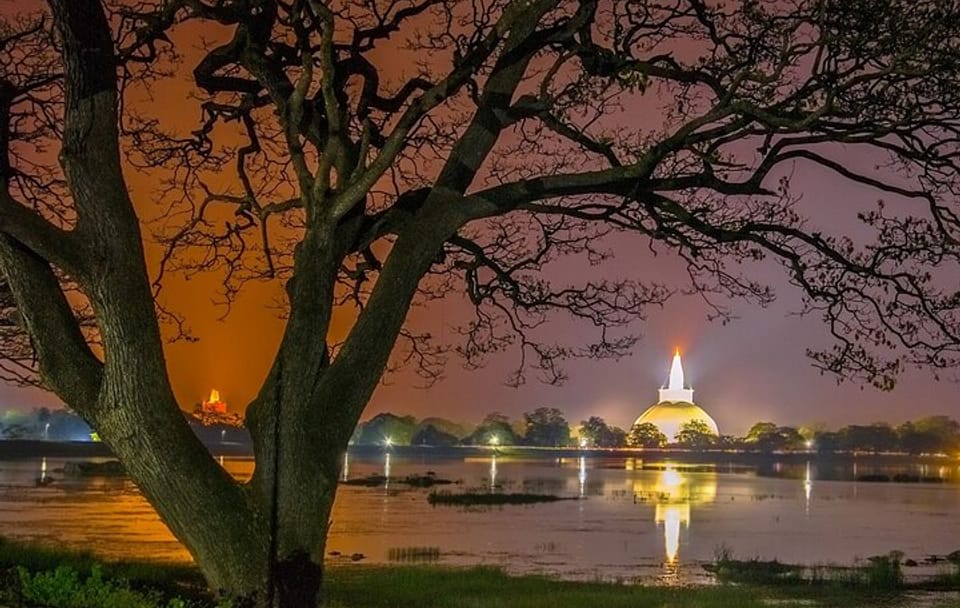 Aukana and Anuradhapura Cultural Day Tour from Colombo