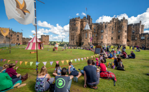 Alnwick Castle and Scottish Borders Day Trip from Edinburgh