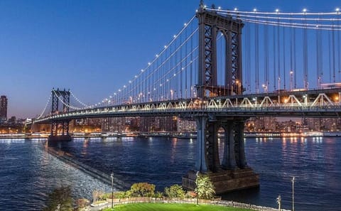 Private Full-Day Sightseeing Tour of New York City Landmarks