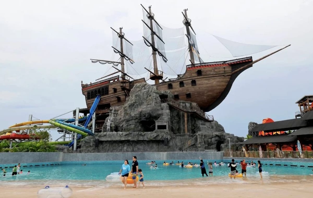 SplashMania Waterpark: Admission Ticket & 2-Way Transfer