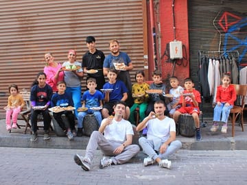 Culinary Tour of Istanbul with Ferry Ride and Local Snacks