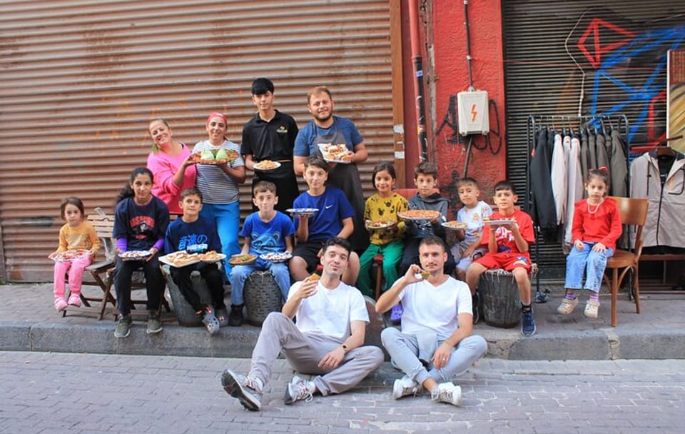 Culinary Tour of Istanbul with Ferry Ride and Local Snacks
