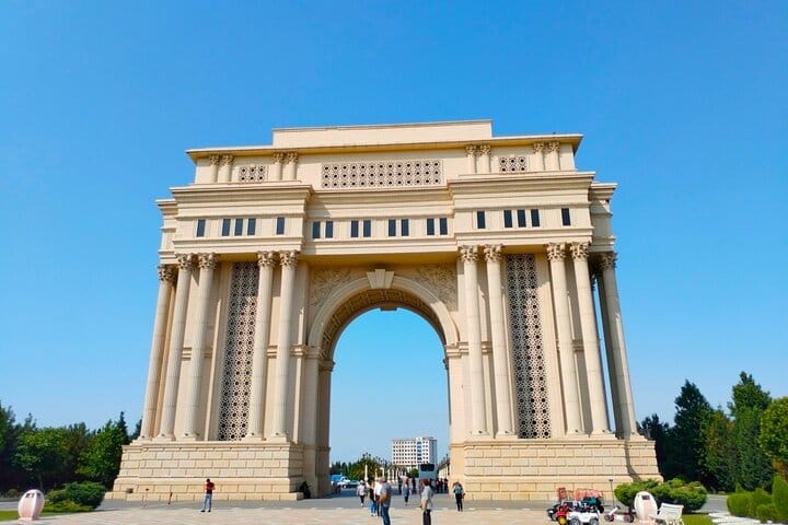 Ganja tour_Ganja tour-Ganja-tour-Ganca tour-Heydar Aliyev Park Ganja