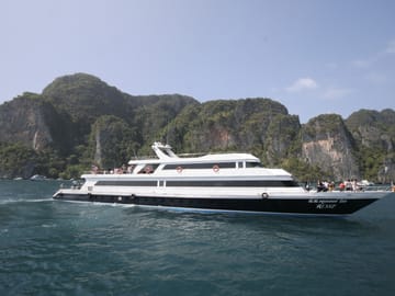 Phi Phi Island Tour by Cruise