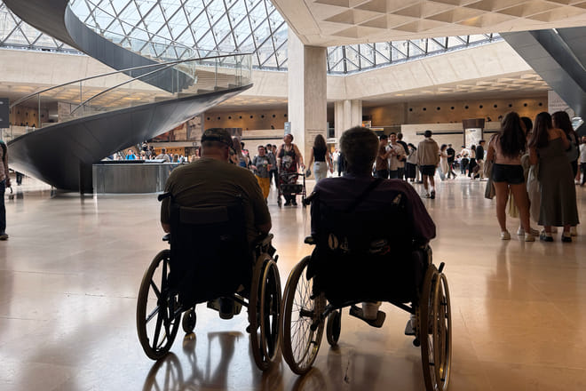 Wheelchair Accessible Private Louvre Tour – Stress-Free & Easy