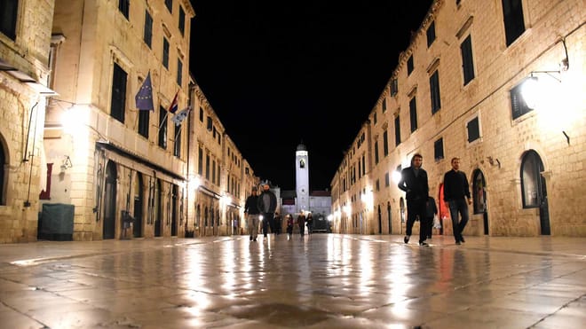 Dubrovnik Old City By Night Group Tour and Panoramic Drive  4