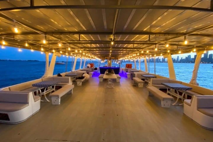 Cartagena Sunset Party Catamaran Open Bar and DJ 8
