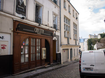 Cinematic Walking Tour of Iconic Film Locations in Paris