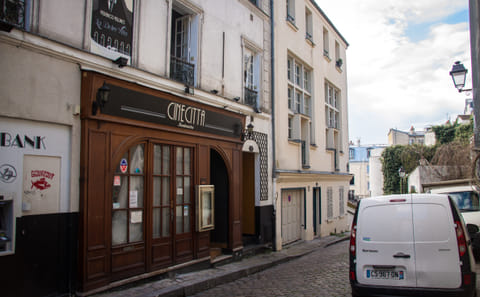 Cinematic Walking Tour of Iconic Film Locations in Paris