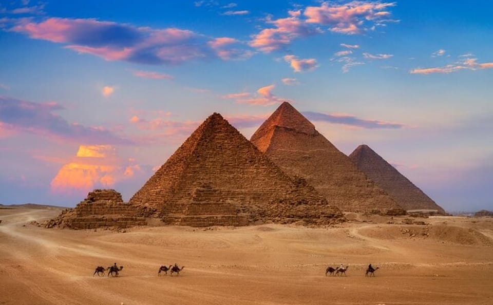 Hurghada Day Trip to Cairo: Pyramids & Museum