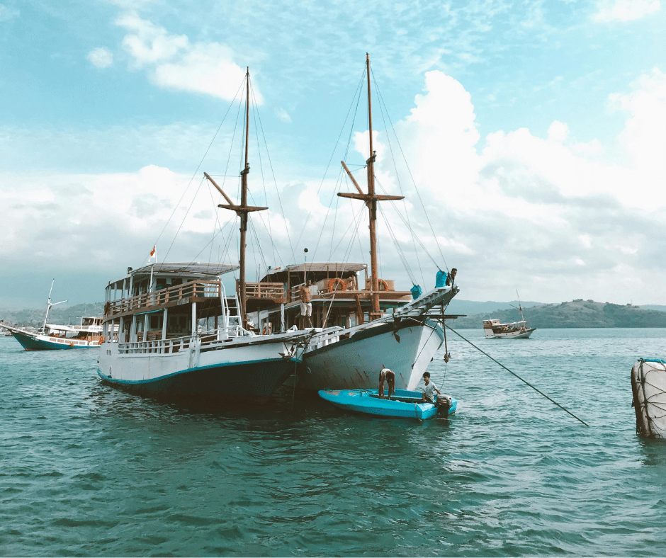 Tour avventuroso da Yogyakarta all'isola di Komodo: Phinisi