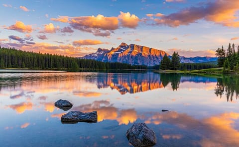 Three-Day Tour of Banff, Lake Louise, and Drumheller from Calgary