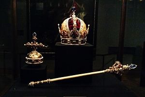 How to Pick a Crown. A Private Themed Tour of the Imperial Treasury (Kaiserliche Schatzkammer) / Tickets included