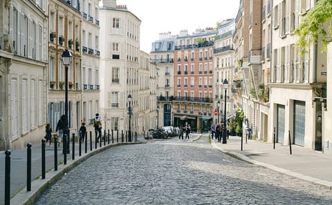 Private Guided Tour of Montmartre's Artistic Heritage in Paris