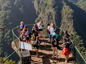 Private 4x4 Day Tour of Arco de Sao Jorge and Camara de Lobos