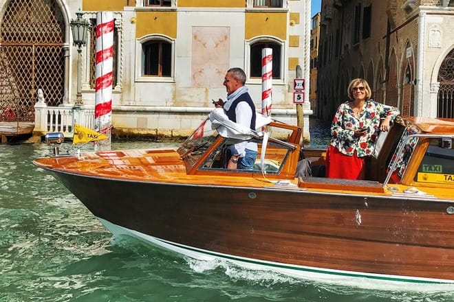 Private Transfer from Santa Lucia train station to Hotel in Venice City Center 5
