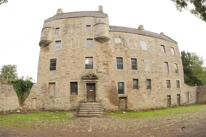 Lallybroch tours ( Midhope Castle ) , ancestral home of Jamie Fraser from Outlander