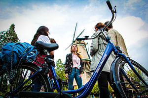 Amsterdam bike tour with canal cruise