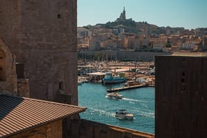 Marseille Old Town Exploration Game and Tour