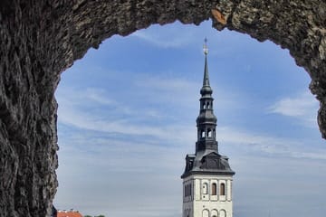 Private Walking Tour of Tallinn's Historic Town Hall Square
