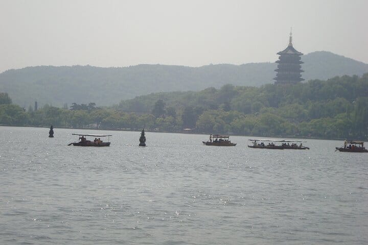 Shanghai to Hangzhou one day bullet train tour with Chinese lunch 10