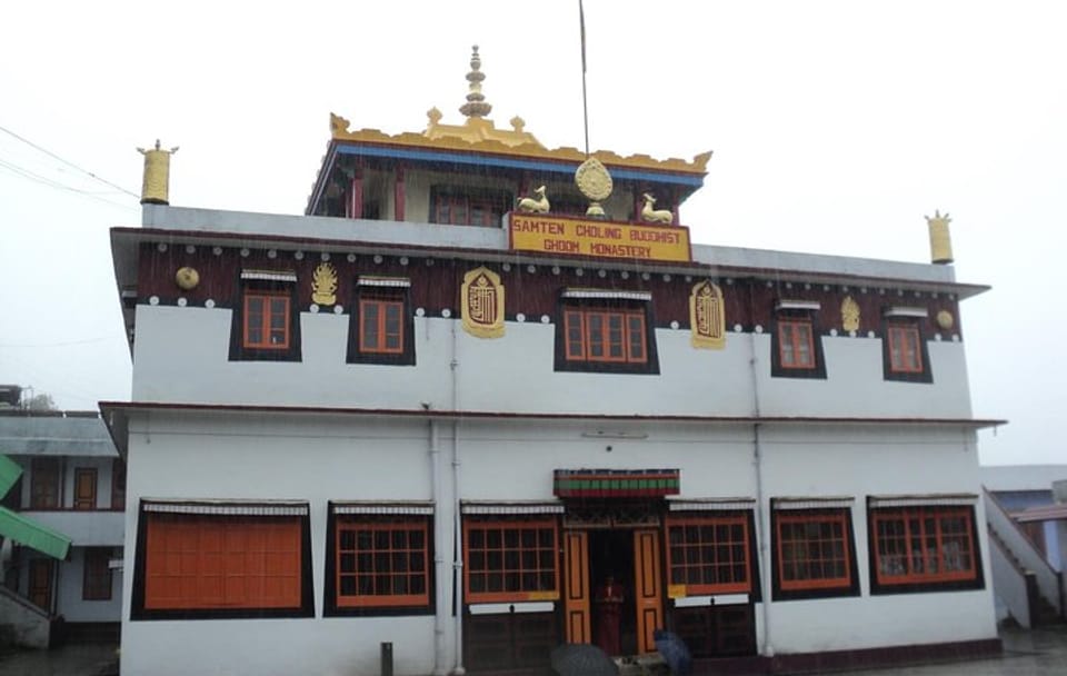 Darjeeling Tea Estates and Gangtok Monastery Tour