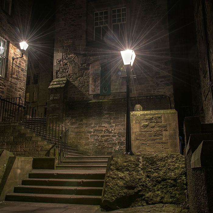 GT-EN Edinburgh: 2-Hour Nighttime Ghost Tour - English Tour Guide