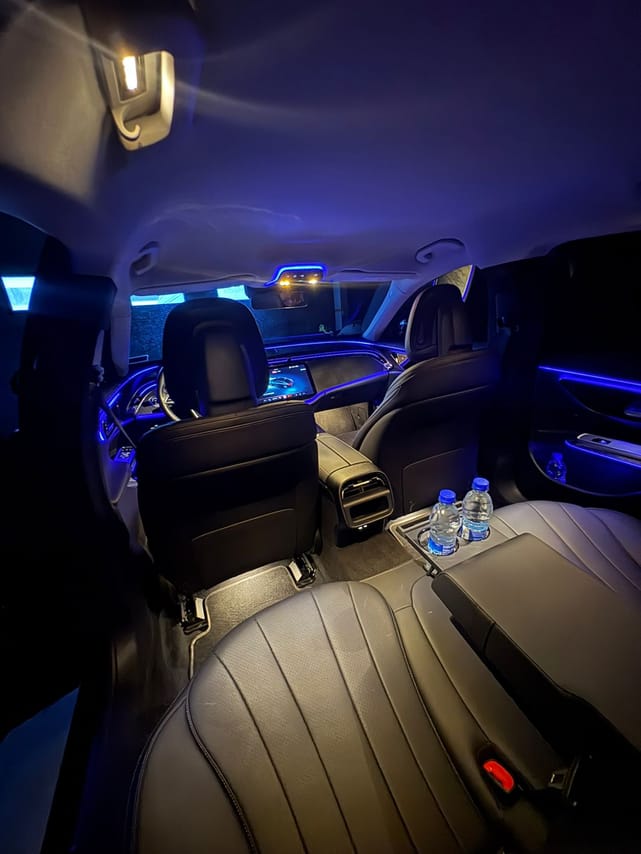 Private Transfer: Reykjavík  →  Keflavik Airport  (Sedan 2 Pax) 4