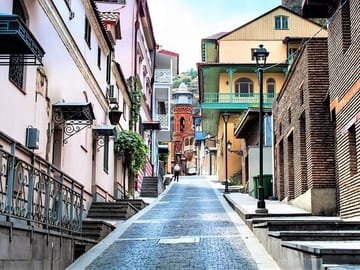 4 Full days in Georgia with private tour, free aiport