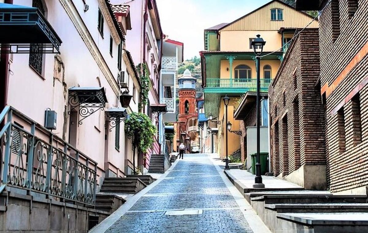 Tour 5 days and 4 nights. The price inscludes everything