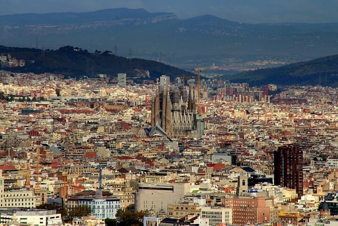 Private Airport Pickup & Scenic Tour of Barcelona