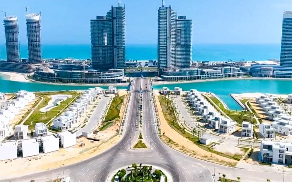 WWII History and Modern Development Tour in El Alamein