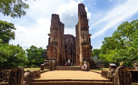 Dambulla Cave and Polonnaruwa Cultural Day Tour from Negombo