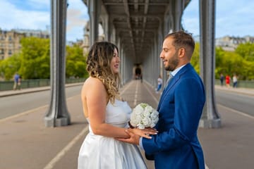 Photoshoot Walking Tour at Bir-Hakeim Bridge in Paris