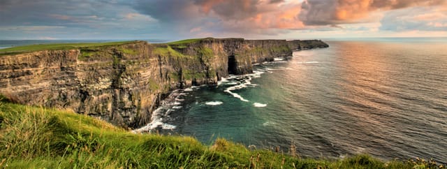 Aran Island (Inisheer), Cliffs of Moher & Cliff cruise departing from Galway City. Guided. 