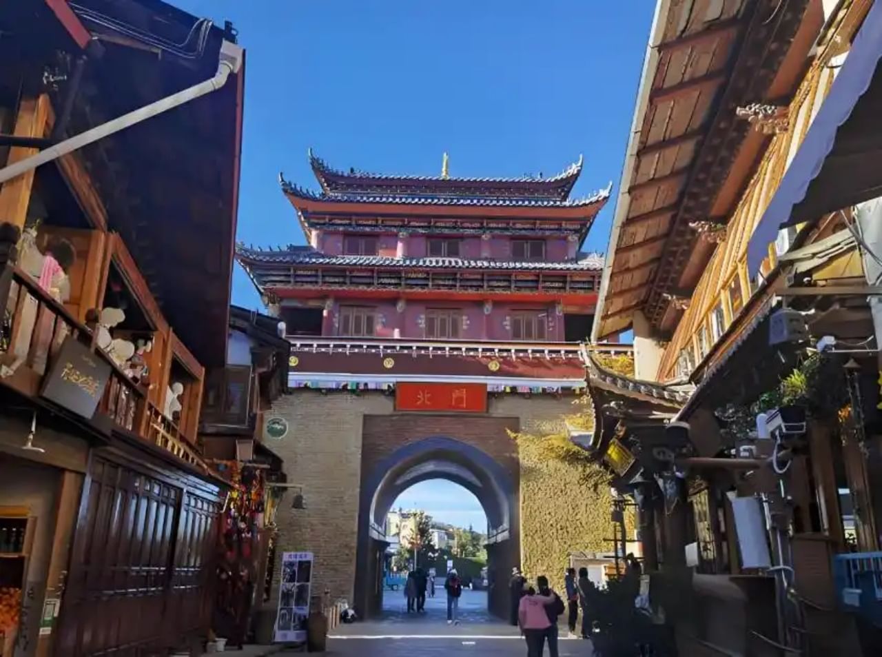Dukezong ancient town 