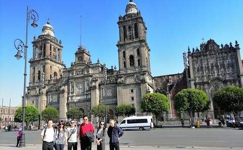 Private Cultural Tour of Mexico City's Historic Center and Xochimilco