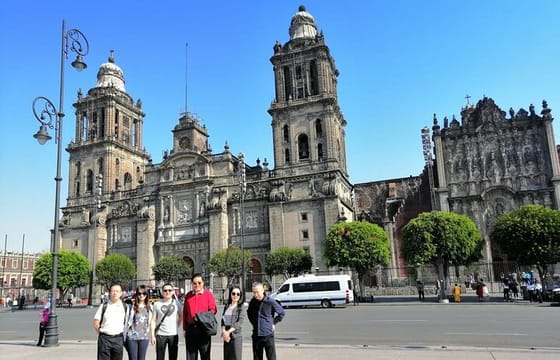 PRIVATE TOUR Historic Center, Xochimilco, Coyoacan and San Angel.