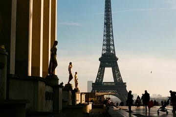 Couples Photoshoot Experience at Trocadéro Gardens, Paris