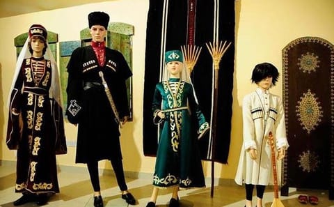 Private Handcraft Workshop and Museum Visit in Madaba