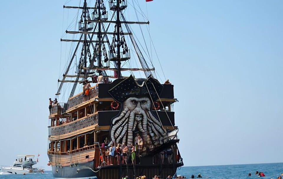 Alanya Pirate Boat Tour with Foam Party Soft Drinks & Transfer