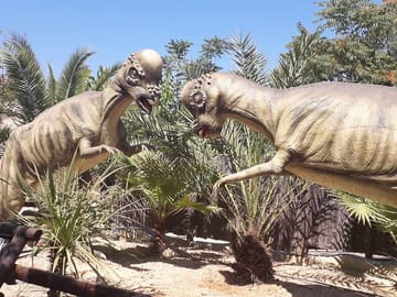 Family Day Tour: CRETAquarium, Dinosauria Park & Heraklion